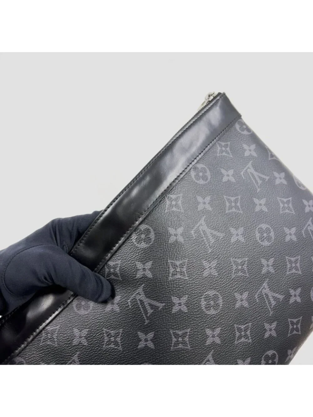 Louis Vuitton Pochette Discovery Monogram Eclipse Leather Black Clutch Silver